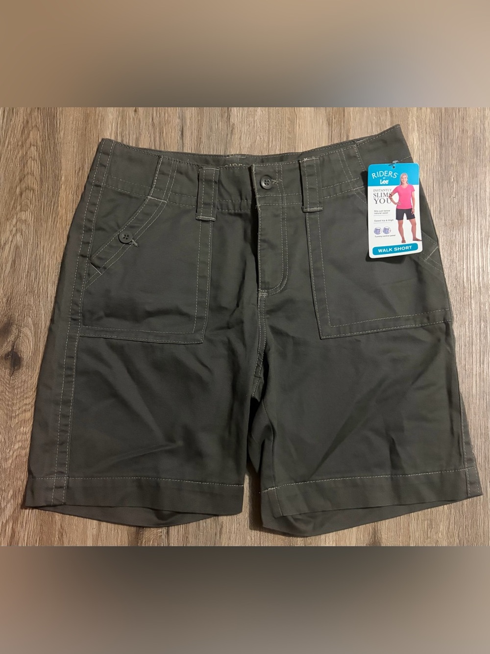 Riders By Lee - Walking Shorts - Size 8 Medium